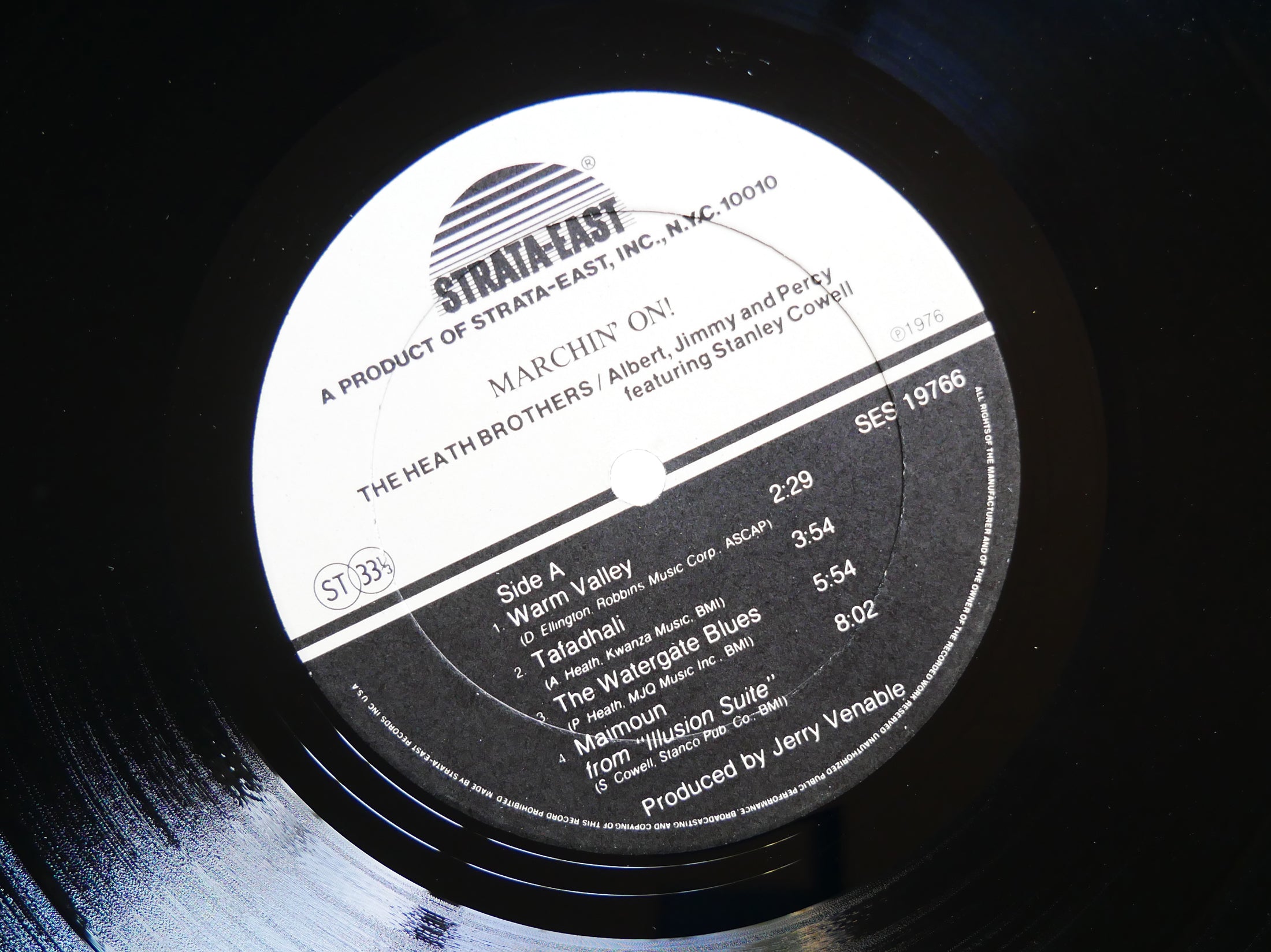 HEATH BROTHERS STANLEY COWELL Marchin' On! LP STRATA-EAST SES 19766 US 1976 VG+